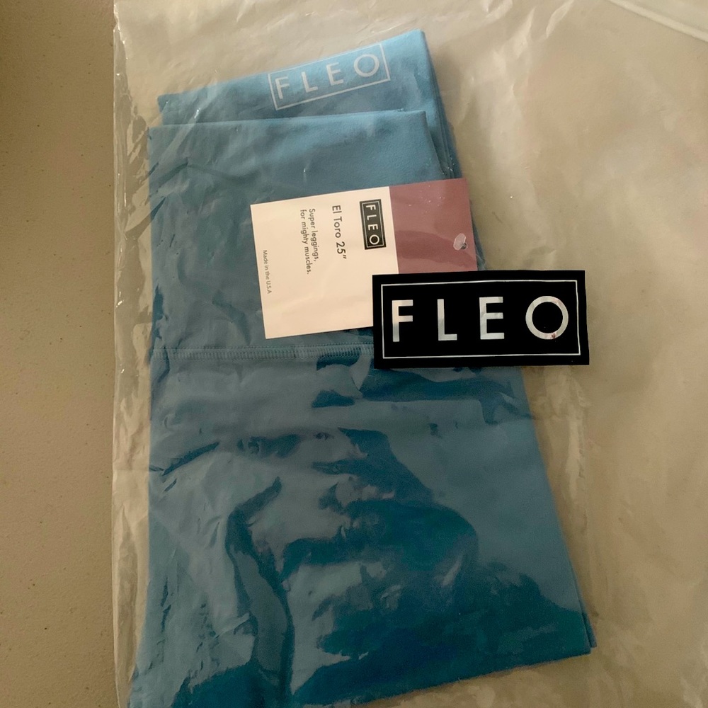 NWT FLEO Aegean Blue El Toro Size Small 25” Romey